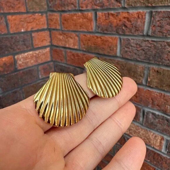 Seashell Silver Stainless Steel Waterproof Earrings - Picture 16 of 16